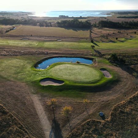 Naer Golfklubb Stugbyn Hotel Ljugarn Bagian luar foto