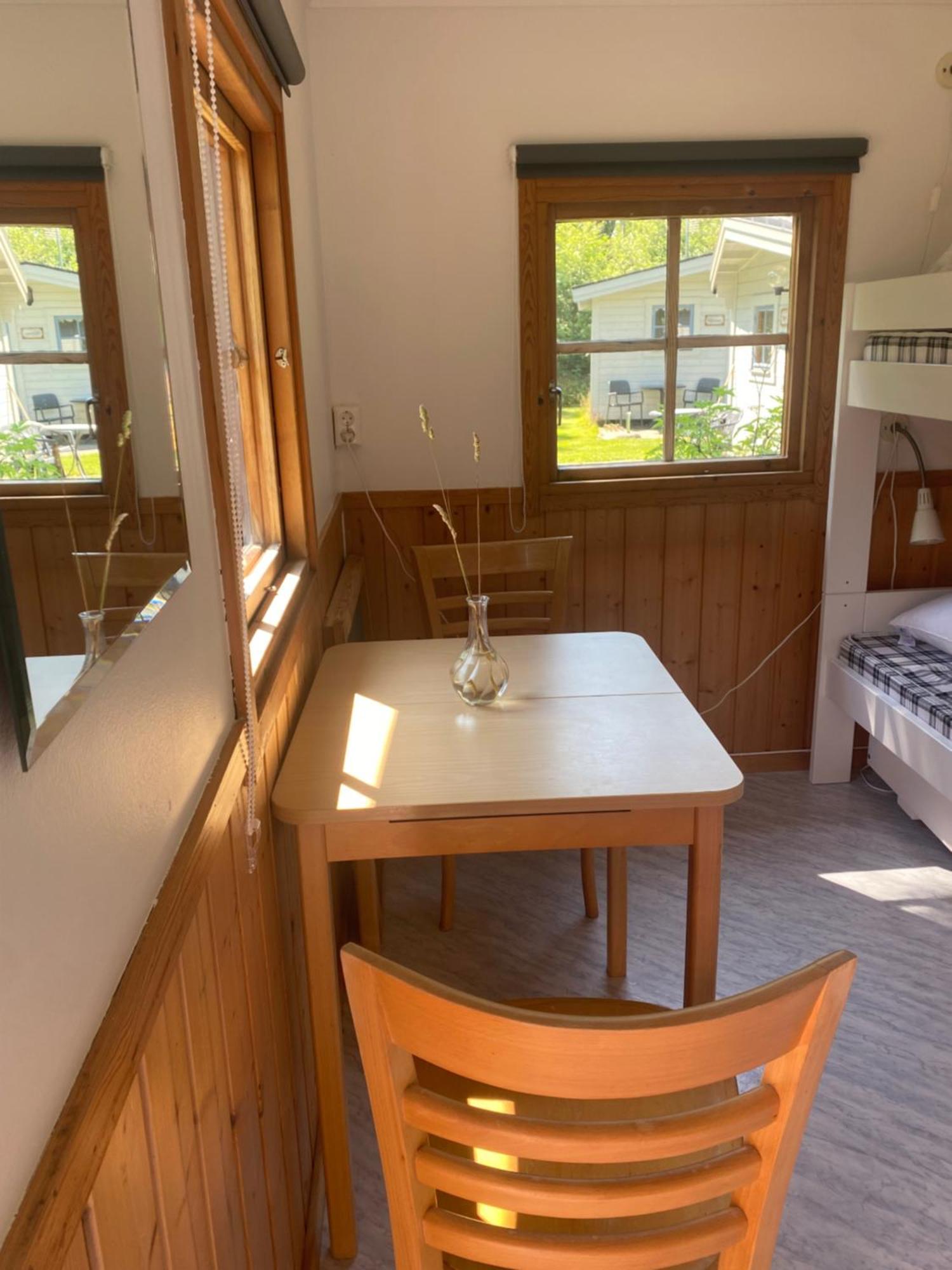 Naer Golfklubb Stugbyn Hotel Ljugarn Bagian luar foto